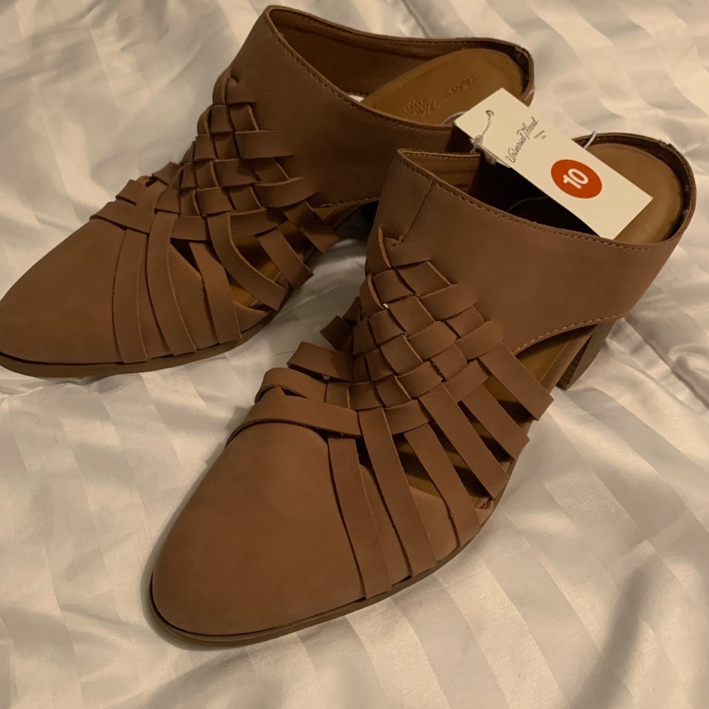 Universal Thread Booties
